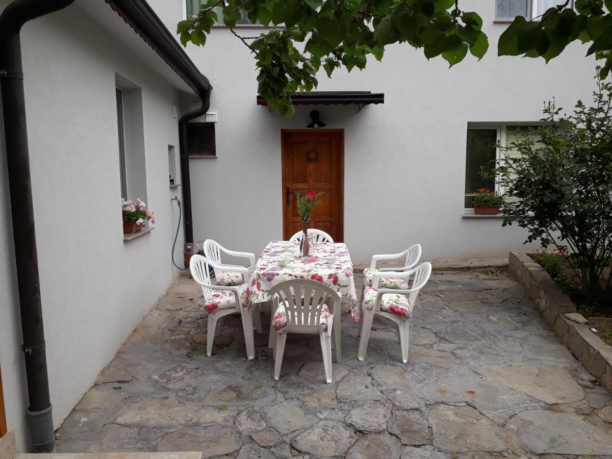 Guest House Sahat Hill Plovdiv Bagian luar foto
